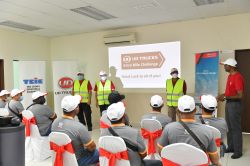01 Briefing.jpg